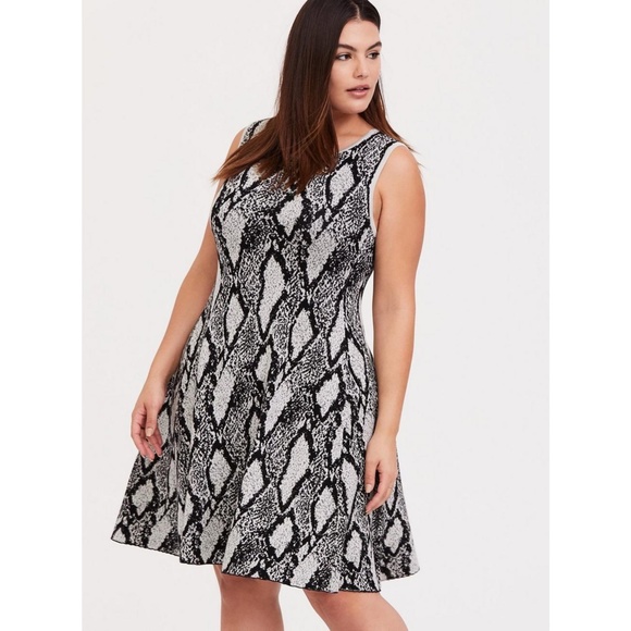 torrid Dresses & Skirts - Torrid Black Snakeskin Print Sweater Knit Trapeze Dress Snake Grey 1
